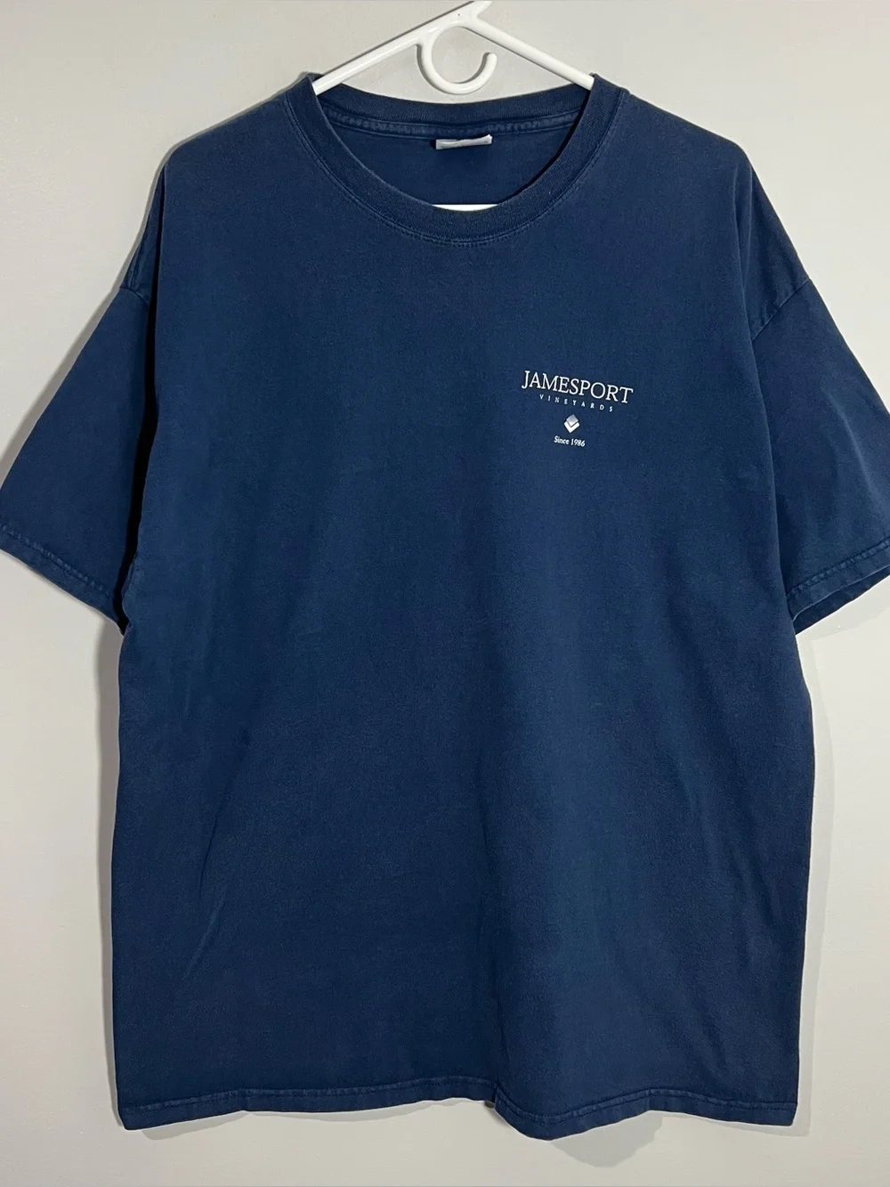 Vintage Jamesport Vineyards Long Island Blue Short Sleeve T-Shirt Adult XL
